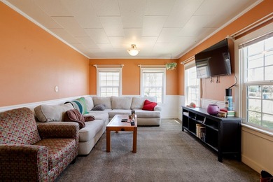 Price Tune-Up! Step into something different. This 2 bed, 1 bath - photo 6