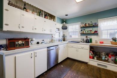 Price Tune-Up! Step into something different. This 2 bed, 1 bath - photo 7