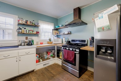 Price Tune-Up! Step into something different. This 2 bed, 1 bath - photo 9