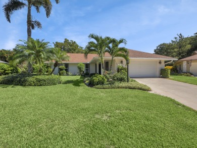 (private lake, pond, coastal) Home For Sale in Hobe Sound Florida