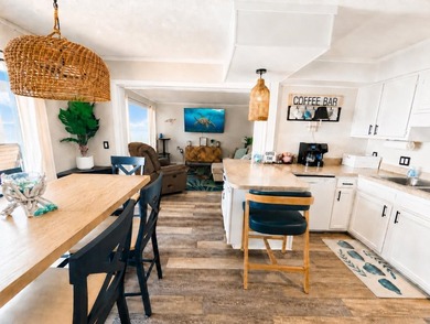 Wake up to sparkling Atlantic Ocean views in this cheerful - photo 8