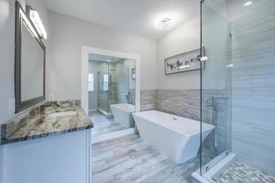 Beautiful property located in a peaceful and highly desirable - photo 9