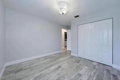 Beautiful property located in a peaceful and highly desirable - photo 10