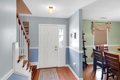 Terrific and spacious end-unit 3-bedroom, 2.5-bath furnished - photo 4