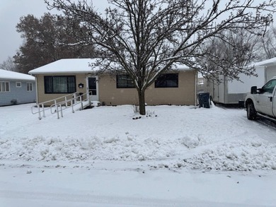 Lake Condo For Sale in Burlington, Iowa