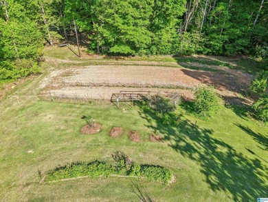 This estate truly embodies the essence of Alabama. Spanning over - photo 16