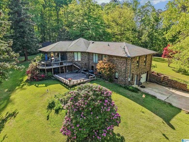 This estate truly embodies the essence of Alabama. Spanning over - photo 18