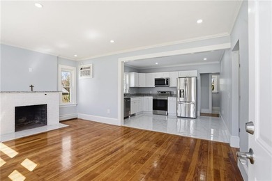 LOCATION! LOCATION! LOCATION!! THIS COMPLETELY UPDATED 3 BED 1.5 - photo 1