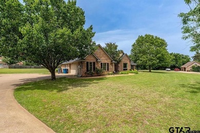 Set on over 2.5 beautifully landscaped acres, this stunning - photo 3