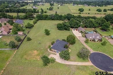 Set on over 2.5 beautifully landscaped acres, this stunning - photo 4