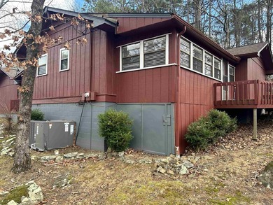 Great little 2 bedroom with over 1100 SF of space and a large - photo 26