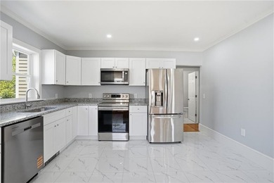 LOCATION! LOCATION! LOCATION!! THIS COMPLETELY UPDATED 3 BED 1.5 - photo 7