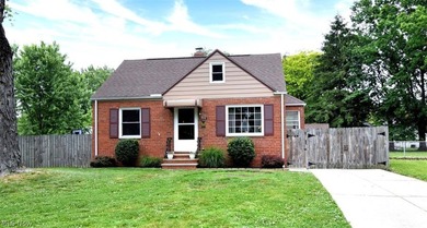 Welcome home to this well-maintained 3-bedroom, 2 full bathroom - photo 2