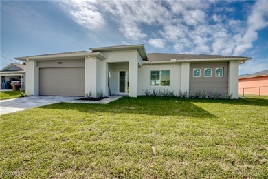 Welcome to Your Own Slice of Paradise! Brand New 3-bedroom - photo 3