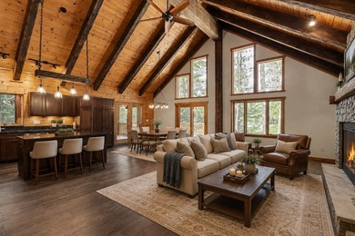 Beautifully crafted waterfront home on the Eagle River Chain - photo 6