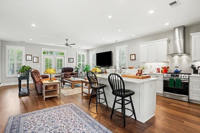 Better-Than-New Custom Home with Extensive Upgrades in the Heart - photo 4