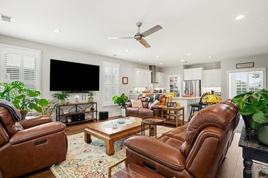 Better-Than-New Custom Home with Extensive Upgrades in the Heart - photo 9