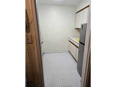 Large One Bedroom Apartment On The First Floor With A Nice Size - photo 3