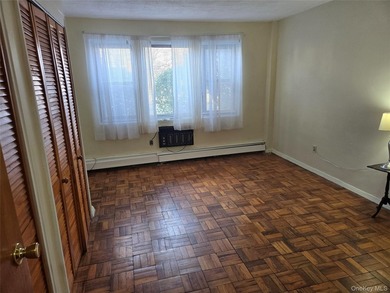 Large One Bedroom Apartment On The First Floor With A Nice Size - photo 6