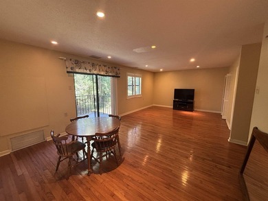 Covenant Towers is a 55 and older fantastic Retirement Community - photo 4