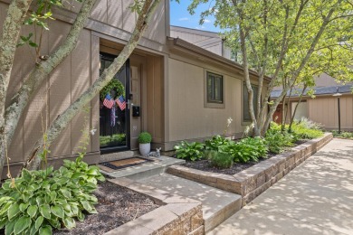 Lake Townhome/Townhouse For Sale in Lexington, Kentucky
