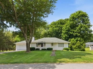This one-owner home offers 2 bedrooms, 1 bathroom, and endless - photo 1