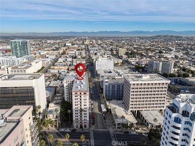 Experience downtown energy and coastal beach living at its - photo 3