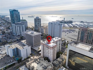 Experience downtown energy and coastal beach living at its - photo 4