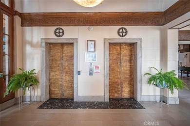Experience downtown energy and coastal beach living at its - photo 8