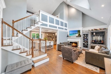 Custom-built and thoughtfully designed, this exceptional home - photo 5