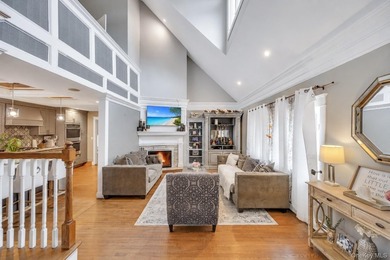 Custom-built and thoughtfully designed, this exceptional home - photo 6