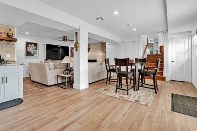 This home will take your breath away! From the high-end finishes - photo 31