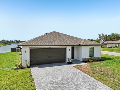 (private lake, pond, creek) Home For Sale in Labelle Florida