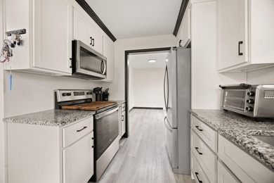 Welcome to this beautifully remodeled 4-bedroom, 1 full and 1 - photo 14