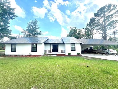 Enjoy lakefront living in Baymeadows with this 4-bedroom home - photo 1