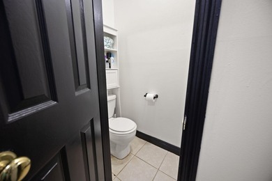 Welcome to this beautifully remodeled 4-bedroom, 1 full and 1 - photo 23
