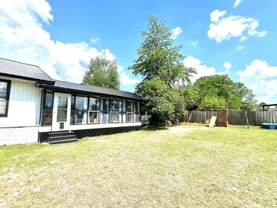 Enjoy lakefront living in Baymeadows with this 4-bedroom home - photo 6