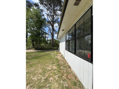 Enjoy lakefront living in Baymeadows with this 4-bedroom home - photo 8