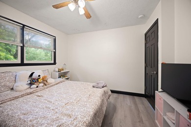 Welcome to this beautifully remodeled 4-bedroom, 1 full and 1 - photo 35