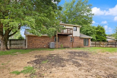 Welcome to this beautifully remodeled 4-bedroom, 1 full and 1 - photo 42