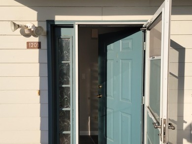 Welcome to this beautifully remodeled first floor 2-bed 2-bath - photo 3