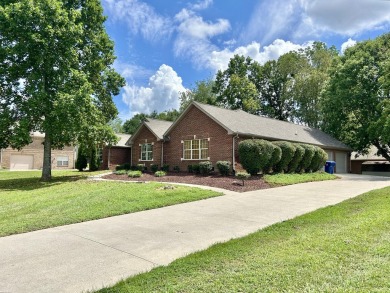 Discover the perfect blend of comfort and convenience in this - Lake Home For Sale in Somerset, Kentucky