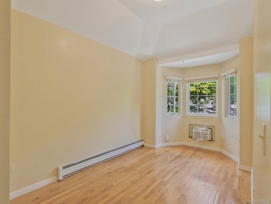 3 Family building for sale in prime Jamaica Estates with 2 - photo 11