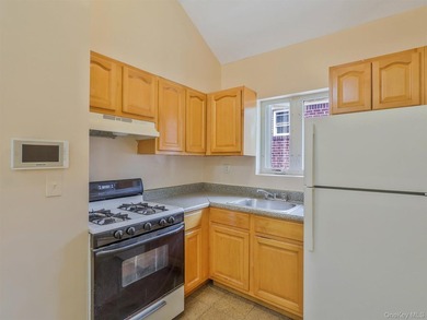 3 Family building for sale in prime Jamaica Estates with 2 - photo 13