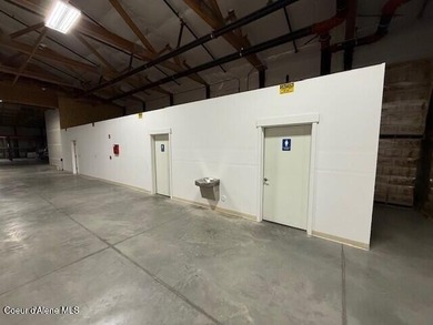 This 48,000 SqFt warehouse building is in excellent condition - photo 20
