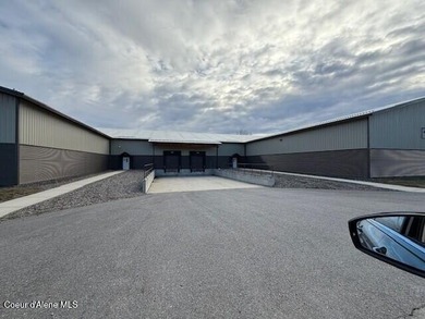 This 48,000 SqFt warehouse building is in excellent condition - photo 22