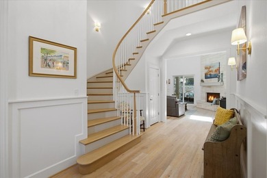 Luxury living awaits in this stunning, completely remodeled - photo 4