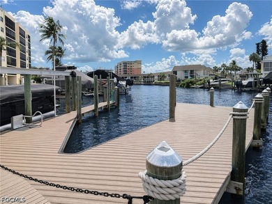 DEEP-WATER DOCK + HUGE DECK AREA #60 AT CASA MARINA - PRIME - photo 4