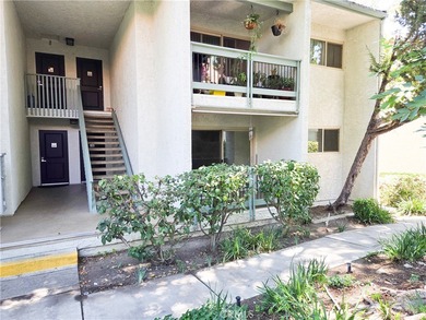 Calabasas Lake Condo Sale Pending in Calabasas California