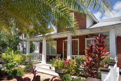 Private Old Town property with built-in income and exceptional - photo 7